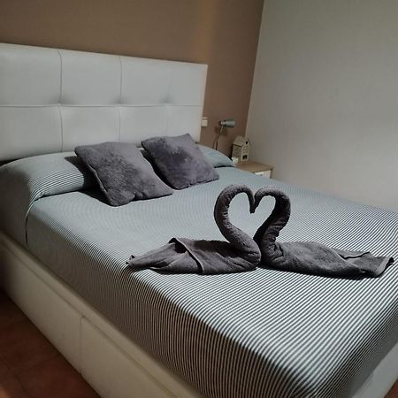 Habitacion Con Cama Matrimonial En Malaga Zewnętrze zdjęcie