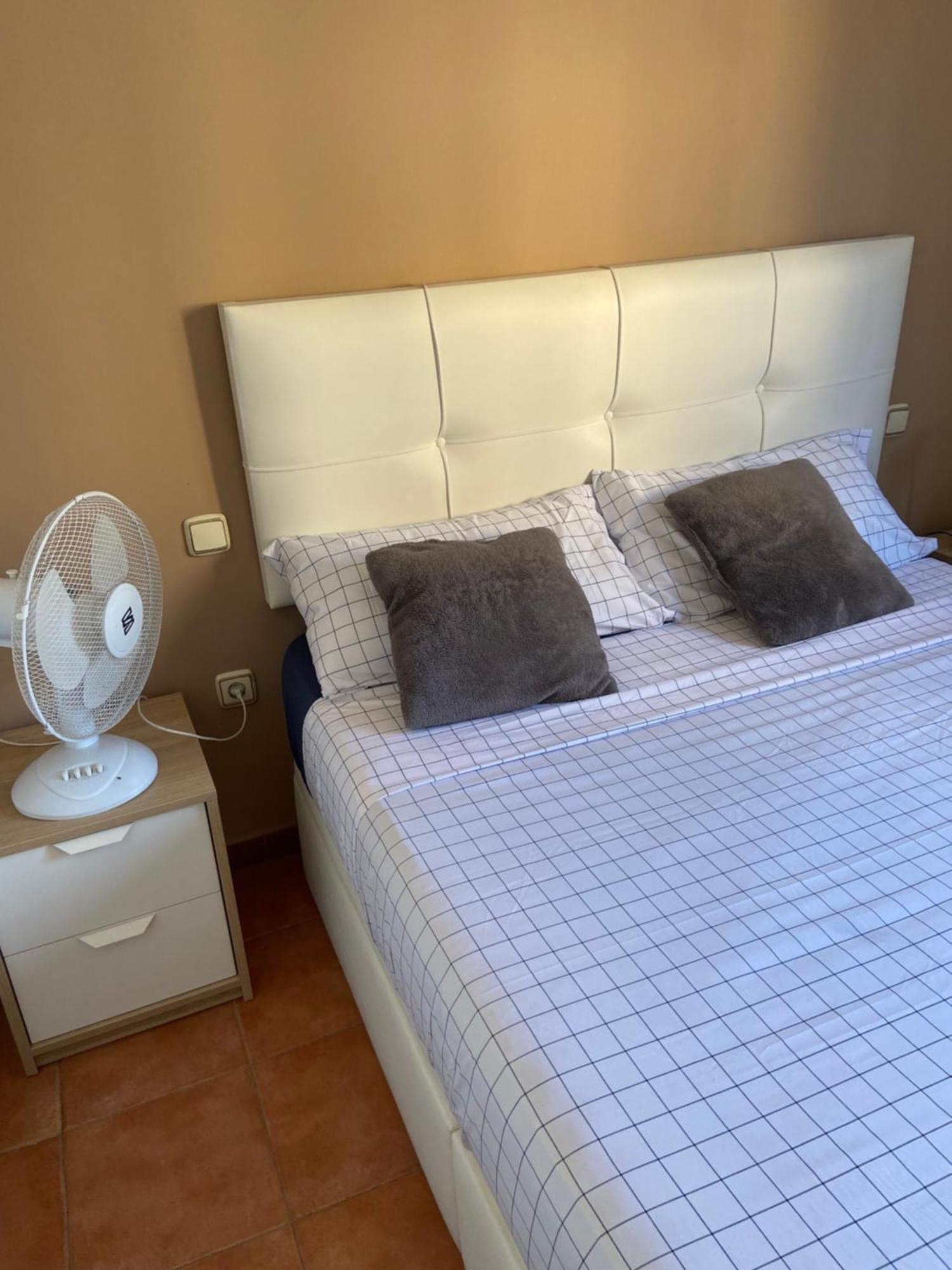 Habitacion Con Cama Matrimonial En Malaga Zewnętrze zdjęcie